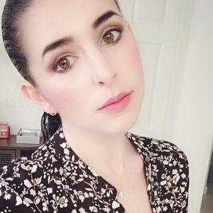 Meet your Posher, Eva